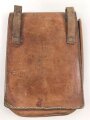 1.Weltkrieg ? Koppeltasche aus ungeschwärztem Leder, Hersteller aus Strassburg, Kammerstempel " bR.G.09". Maße etwa 15 x 22 x 2cm