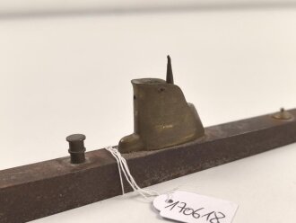 U-Boot Modell aus der Zeit des 2. Weltkrieg. Messing / Eisen. Gesamtlänge etwa 30cm, ungereinigt
