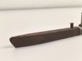 U-Boot Modell aus der Zeit des 2. Weltkrieg. Messing / Eisen. Gesamtlänge etwa 30cm, ungereinigt