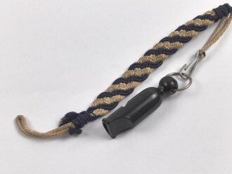 Trillerpfeife aus Kunststoff an geflochtener Fangschnur