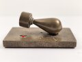 Luftwaffe, Erinnerungsgegenstand aus Messing, Fliegerbombe mit Torpedoantrieb ? Maße der Grundplatte etwa 4 x 7cm