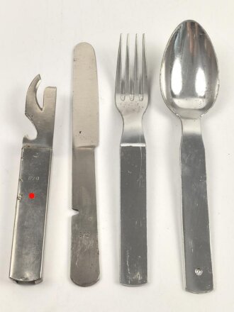 Vierteiliges Besteck Wehrmacht, zusammengehörig, ungebraucht