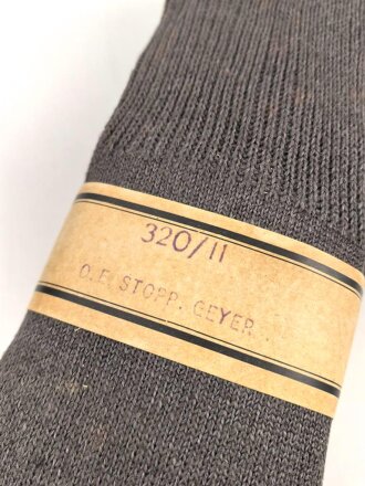 Sechs Paar graue Wollsocken aus der Zeit des 2....