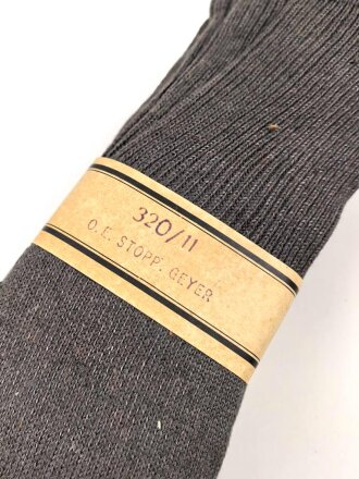 Sechs Paar graue Wollsocken aus der Zeit des 2....