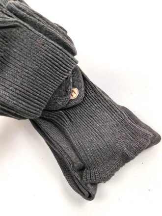 Sechs Paar graue Wollsocken aus der Zeit des 2. Weltkrieg. Ungebraucht, in der originalen Papierbanderole