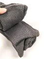 Sechs Paar graue Wollsocken aus der Zeit des 2. Weltkrieg. Ungebraucht, in der originalen Papierbanderole