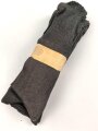 Sechs Paar graue Wollsocken aus der Zeit des 2. Weltkrieg. Ungebraucht, in der originalen Papierbanderole