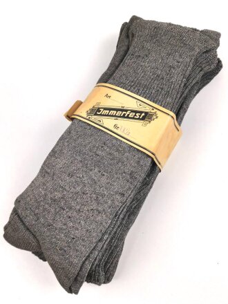Sechs Paar graue Wollsocken aus der Zeit des 2....