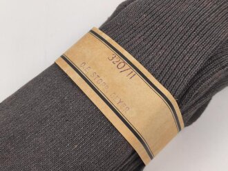 Sechs Paar graue Wollsocken aus der Zeit des 2....