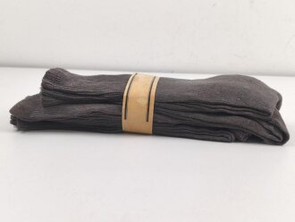 Sechs Paar graue Wollsocken aus der Zeit des 2. Weltkrieg. Ungebraucht, in der originalen Papierbanderole