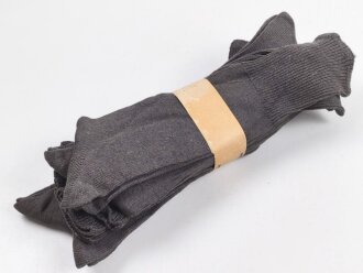 Sechs Paar graue Wollsocken aus der Zeit des 2. Weltkrieg. Ungebraucht, in der originalen Papierbanderole