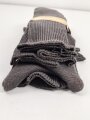 Sechs Paar graue Wollsocken aus der Zeit des 2. Weltkrieg. Ungebraucht, in der originalen Papierbanderole