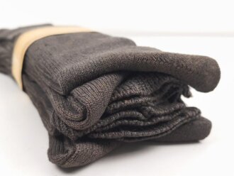 Sechs Paar graue Wollsocken aus der Zeit des 2. Weltkrieg. Ungebraucht, in der originalen Papierbanderole
