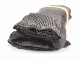 Sechs Paar graue Wollsocken aus der Zeit des 2. Weltkrieg. Ungebraucht, in der originalen Papierbanderole