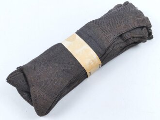 Sechs Paar graue Wollsocken aus der Zeit des 2. Weltkrieg. Ungebraucht, in der originalen Papierbanderole
