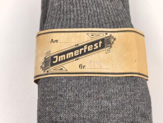 Sechs Paar graue Wollsocken aus der Zeit des 2....