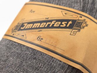 Sechs Paar graue Wollsocken aus der Zeit des 2. Weltkrieg. Ungebraucht, in der originalen Papierbanderole