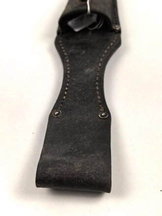 Koppelschuh zum Seitengewehr M84/98 zum K98 der Wehrmacht. Getragenes Stück, datiert 1941