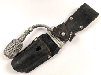 Koppelschuh zum Seitengewehr M84/98 zum K98 der Wehrmacht. Getragenes Stück mit Offiziersportepee.