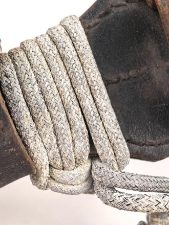 Koppelschuh zum Seitengewehr M84/98 zum K98 der Wehrmacht. Getragenes Stück mit Offiziersportepee.