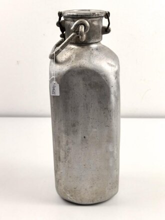 5 Liter Trinkwasser Behälter Wehrmacht. Von Lack befreites Stück,