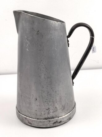 Wehrmacht, Unterkunft Wasserkanne aus Leichtmetall . Gebraucht, datiert 1938