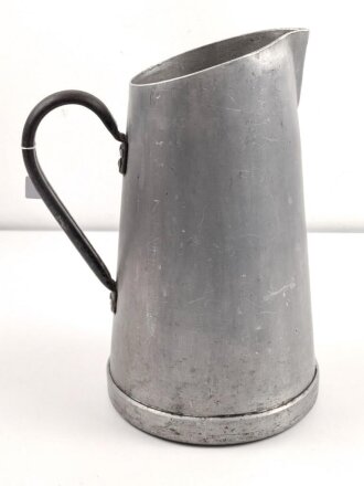 Wehrmacht, Unterkunft Wasserkanne aus Leichtmetall . Gebraucht, datiert 1938