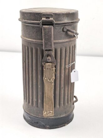 Wehrmacht, Bereitschaftsbüchse für eine Gasmaske , Modell 1930, datiert 1937. Originallack, ungereinigt