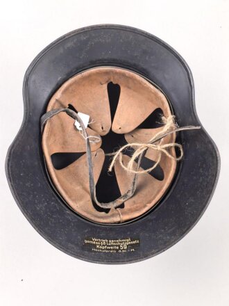 Stahlhelm Luftschutz . In allen Teilen originales Stück. Ungereinigt, entnazifiziert