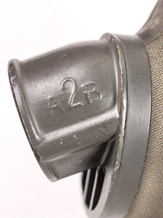 Luftschutz / Werkschutz. Gasmaske Modell 1930, Ausführung als S-Maske für den Luftschutz, datiert 1937. Weich, guter Zustand