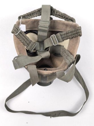 Luftschutz / Werkschutz. Gasmaske Modell 1930, Ausführung als S-Maske für den Luftschutz, datiert 1937. Weich, guter Zustand