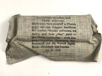 Verbandpäckchen Wehrmacht, große Ausführung für Verbandkästen, datiert 1945