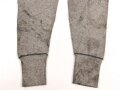 Lange Unterhose aus der Zeit des 2.Weltkrieg. Ungebraucht, aus altem Lagerbestand, angeschmutzt