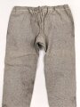 Lange Unterhose aus der Zeit des 2.Weltkrieg. Ungebraucht, aus altem Lagerbestand, angeschmutzt