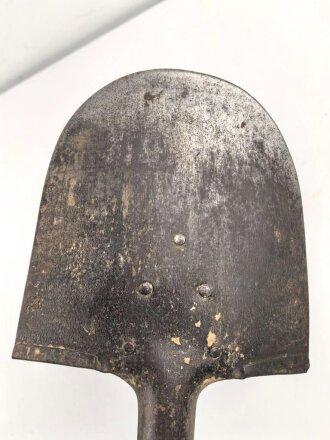 Fahrzeug-  oder Pionierspaten der Wehrmacht. Späte, vereinfachte Ausführung , Hersteller " IDEAL" Spaten. Ungereinigt.