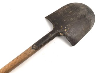 Fahrzeug-  oder Pionierspaten der Wehrmacht. Späte, vereinfachte Ausführung , Hersteller " IDEAL" Spaten. Ungereinigt.