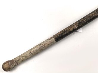 Fahrzeug-  oder Pionierspaten der Wehrmacht. Vorkriegsausführung, so allerdings auch während des gesamten Krieges weiter produziert. Hersteller IDEAL Spaten. Ungereinigt.