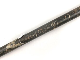 Fahrzeug-  oder Pionierspaten der Wehrmacht. Vorkriegsausführung, so allerdings auch während des gesamten Krieges weiter produziert. Hersteller IDEAL Spaten. Ungereinigt.