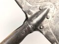 Fahrzeug-  oder Pionierspaten der Wehrmacht. Vorkriegsausführung, so allerdings auch während des gesamten Krieges weiter produziert. Hersteller IDEAL Spaten 1941. Ungereinigt., alt repariert