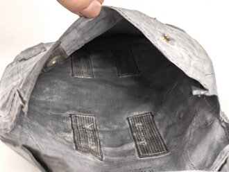 Gummierte Tasche für eine Gasplane der Wehrmacht. Gebraucht