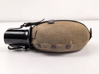 Feldflasche Wehrmacht, Ausführung 1 Liter, Leder angetrocknet