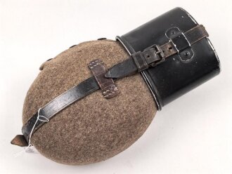 Feldflasche Wehrmacht in gutem Zustand. bis auf den RZM...