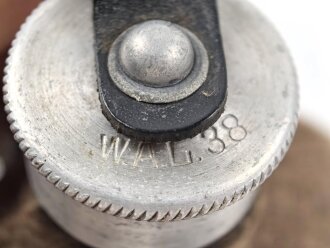 Feldflasche Wehrmacht in gutem Zustand. bis auf den RZM markierten Korpus "W.A.L.38" gestempelt