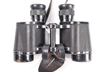 Fernglas, Doppelfernrohr 6 x 30 Wehrmacht. Hersteller E.Leitz Wetzlar. Klare Durchsicht, Strichplatte deutlich. Die Anknöpflasche von 1939.