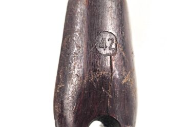 Zelthäring aus brauner Preßmasse Wehrmacht, datiert 1942