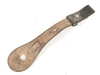 Gehänge für eine Blankwaffe. Ungereinigtes Kammerstück , schwarzes Leder, datiert 1936