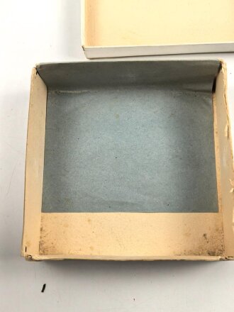 Leere Pappschachtel für Hemdenkrägen " Uniform A" . Maße etwa 15 x 15 x 5cm