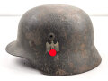 Heer, Stahlhelm Modell 1940. In allen Teilen zusammengehöriges Stück, ungereinigt. Das Hakenkreuz zu 99% erhalten.