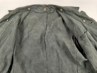 Drillichjacke Wehrmacht, Variante ohne Taschen, wohl Luftwaffe. Getragenes Kammerstück in gutem Gesamtzustand