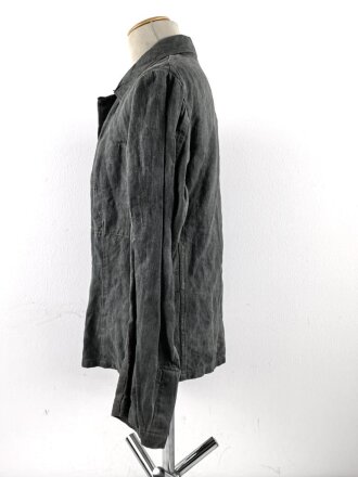 Drillichjacke Wehrmacht, Variante ohne Taschen, wohl Luftwaffe. Getragenes Kammerstück in gutem Gesamtzustand